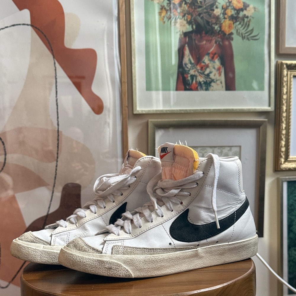 Nike White and Black High-Tops